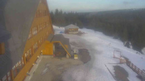 Sporthotel Kurzovní - Parkoviště a hlavní vchod - 8.3.2026 v 16:40 Sporthotel Kurzovní - Parkoviště a hlavní vchod - 8.3.2026 v 16:40