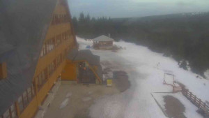 Sporthotel Kurzovní - Parkoviště a hlavní vchod - 8.3.2026 v 17:30 Sporthotel Kurzovní - Parkoviště a hlavní vchod - 8.3.2026 v 17:30