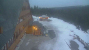 Sporthotel Kurzovní - Parkoviště a hlavní vchod - 8.3.2026 v 18:00 Sporthotel Kurzovní - Parkoviště a hlavní vchod - 8.3.2026 v 18:00