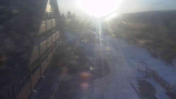 Parkoviště a hlavní vchod