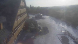 Parkoviště a hlavní vchod