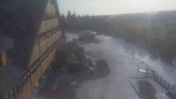 Parkoviště a hlavní vchod