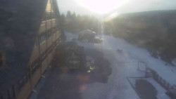 Parkoviště a hlavní vchod