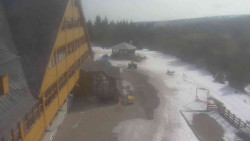 Parkoviště a hlavní vchod