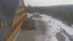 Parkoviště a hlavní vchod