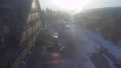 Parkoviště a hlavní vchod