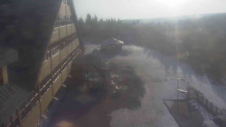 Parkoviště a hlavní vchod