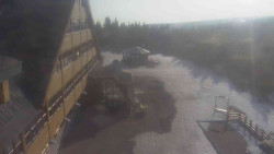 Parkoviště a hlavní vchod