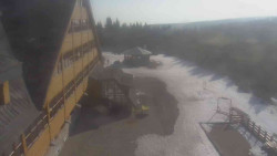 Parkoviště a hlavní vchod