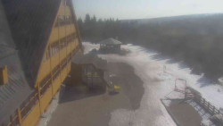 Parkoviště a hlavní vchod