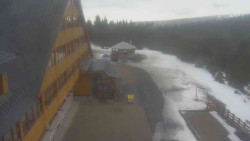 Parkoviště a hlavní vchod