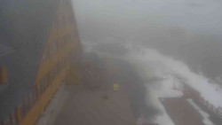 Parkoviště a hlavní vchod