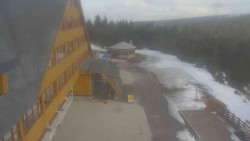 Parkoviště a hlavní vchod