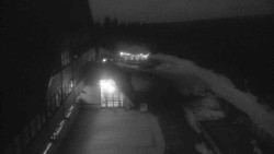 Parkoviště a hlavní vchod