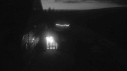 Parkoviště a hlavní vchod