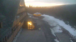 Sporthotel Kurzovní - Parkoviště a hlavní vchod - 14.3.2026 v 05:45 Sporthotel Kurzovní - Parkoviště a hlavní vchod - 14.3.2026 v 05:45