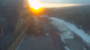 Sporthotel Kurzovní - Parkoviště a hlavní vchod - 14.3.2026 v 06:10 Sporthotel Kurzovní - Parkoviště a hlavní vchod - 14.3.2026 v 06:10