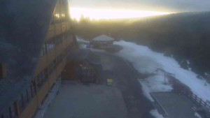 Sporthotel Kurzovní - Parkoviště a hlavní vchod - 14.3.2026 v 06:45 Sporthotel Kurzovní - Parkoviště a hlavní vchod - 14.3.2026 v 06:45