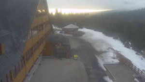 Sporthotel Kurzovní - Parkoviště a hlavní vchod - 14.3.2026 v 07:15 Sporthotel Kurzovní - Parkoviště a hlavní vchod - 14.3.2026 v 07:15