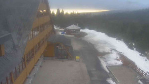 Sporthotel Kurzovní - Parkoviště a hlavní vchod - 14.3.2026 v 07:35 Sporthotel Kurzovní - Parkoviště a hlavní vchod - 14.3.2026 v 07:35