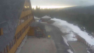 Sporthotel Kurzovní - Parkoviště a hlavní vchod - 14.3.2026 v 07:50 Sporthotel Kurzovní - Parkoviště a hlavní vchod - 14.3.2026 v 07:50