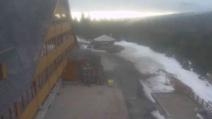 Sporthotel Kurzovní - Parkoviště a hlavní vchod - 14.3.2026 v 08:00 Sporthotel Kurzovní - Parkoviště a hlavní vchod - 14.3.2026 v 08:00