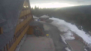 Sporthotel Kurzovní - Parkoviště a hlavní vchod - 14.3.2026 v 08:15 Sporthotel Kurzovní - Parkoviště a hlavní vchod - 14.3.2026 v 08:15