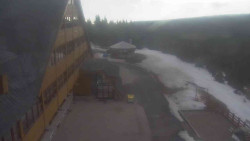 Parkoviště a hlavní vchod