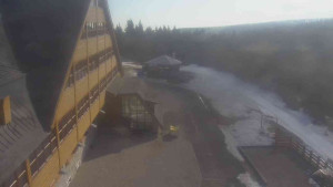 Sporthotel Kurzovní - Parkoviště a hlavní vchod - 14.3.2026 v 09:05 Sporthotel Kurzovní - Parkoviště a hlavní vchod - 14.3.2026 v 09:05