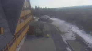 Sporthotel Kurzovní - Parkoviště a hlavní vchod - 14.3.2026 v 09:50 Sporthotel Kurzovní - Parkoviště a hlavní vchod - 14.3.2026 v 09:50