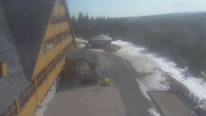 Sporthotel Kurzovní - Parkoviště a hlavní vchod - 14.3.2026 v 10:15 Sporthotel Kurzovní - Parkoviště a hlavní vchod - 14.3.2026 v 10:15