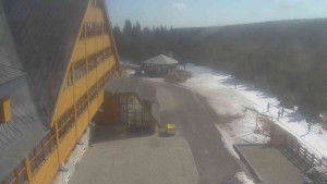 Sporthotel Kurzovní - Parkoviště a hlavní vchod - 14.3.2026 v 10:30 Sporthotel Kurzovní - Parkoviště a hlavní vchod - 14.3.2026 v 10:30