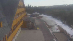 Sporthotel Kurzovní - Parkoviště a hlavní vchod - 14.3.2026 v 12:00 Sporthotel Kurzovní - Parkoviště a hlavní vchod - 14.3.2026 v 12:00