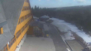 Sporthotel Kurzovní - Parkoviště a hlavní vchod - 14.3.2026 v 12:20 Sporthotel Kurzovní - Parkoviště a hlavní vchod - 14.3.2026 v 12:20