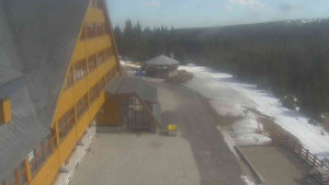 Sporthotel Kurzovní - Parkoviště a hlavní vchod - 14.3.2026 v 12:30 Sporthotel Kurzovní - Parkoviště a hlavní vchod - 14.3.2026 v 12:30