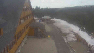 Sporthotel Kurzovní - Parkoviště a hlavní vchod - 14.3.2026 v 15:05 Sporthotel Kurzovní - Parkoviště a hlavní vchod - 14.3.2026 v 15:05