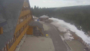 Sporthotel Kurzovní - Parkoviště a hlavní vchod - 14.3.2026 v 15:15 Sporthotel Kurzovní - Parkoviště a hlavní vchod - 14.3.2026 v 15:15