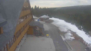 Sporthotel Kurzovní - Parkoviště a hlavní vchod - 14.3.2026 v 16:25 Sporthotel Kurzovní - Parkoviště a hlavní vchod - 14.3.2026 v 16:25