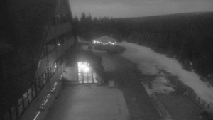 Sporthotel Kurzovní - Parkoviště a hlavní vchod - 14.3.2026 v 18:15 Sporthotel Kurzovní - Parkoviště a hlavní vchod - 14.3.2026 v 18:15