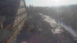 Parkoviště a hlavní vchod