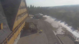 Sporthotel Kurzovní - Parkoviště a hlavní vchod - 15.3.2026 v 09:15 Sporthotel Kurzovní - Parkoviště a hlavní vchod - 15.3.2026 v 09:15