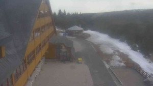 Sporthotel Kurzovní - Parkoviště a hlavní vchod - 15.3.2026 v 11:05 Sporthotel Kurzovní - Parkoviště a hlavní vchod - 15.3.2026 v 11:05