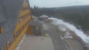 Sporthotel Kurzovní - Parkoviště a hlavní vchod - 15.3.2026 v 12:30 Sporthotel Kurzovní - Parkoviště a hlavní vchod - 15.3.2026 v 12:30