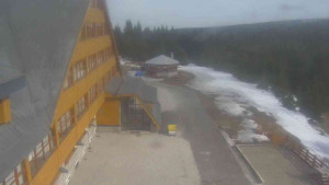 Sporthotel Kurzovní - Parkoviště a hlavní vchod - 15.3.2026 v 14:05 Sporthotel Kurzovní - Parkoviště a hlavní vchod - 15.3.2026 v 14:05