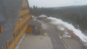 Sporthotel Kurzovní - Parkoviště a hlavní vchod - 15.3.2026 v 14:25 Sporthotel Kurzovní - Parkoviště a hlavní vchod - 15.3.2026 v 14:25