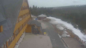 Sporthotel Kurzovní - Parkoviště a hlavní vchod - 15.3.2026 v 14:30 Sporthotel Kurzovní - Parkoviště a hlavní vchod - 15.3.2026 v 14:30