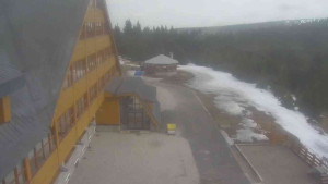 Sporthotel Kurzovní - Parkoviště a hlavní vchod - 15.3.2026 v 14:40 Sporthotel Kurzovní - Parkoviště a hlavní vchod - 15.3.2026 v 14:40