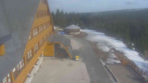 Sporthotel Kurzovní - Parkoviště a hlavní vchod - 15.3.2026 v 14:45 Sporthotel Kurzovní - Parkoviště a hlavní vchod - 15.3.2026 v 14:45