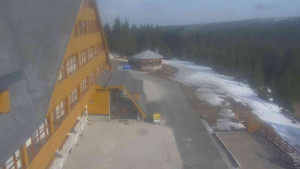 Sporthotel Kurzovní - Parkoviště a hlavní vchod - 15.3.2026 v 14:50 Sporthotel Kurzovní - Parkoviště a hlavní vchod - 15.3.2026 v 14:50