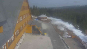 Sporthotel Kurzovní - Parkoviště a hlavní vchod - 15.3.2026 v 15:10 Sporthotel Kurzovní - Parkoviště a hlavní vchod - 15.3.2026 v 15:10